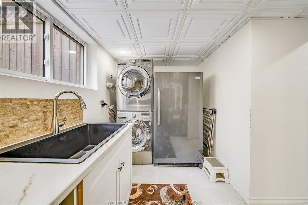 1488 IMPERIAL CRESCENT - 41