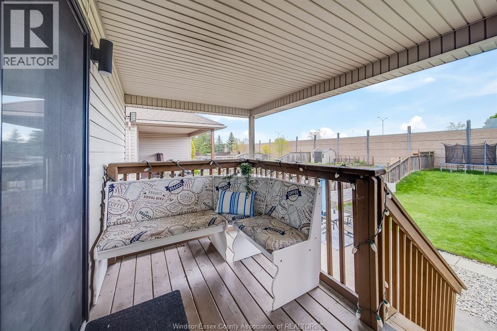 1488 IMPERIAL CRESCENT - 45