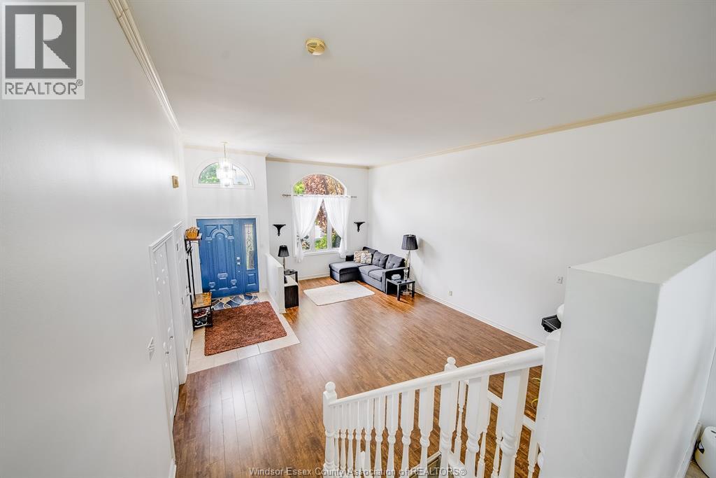 1488 IMPERIAL CRESCENT - 5