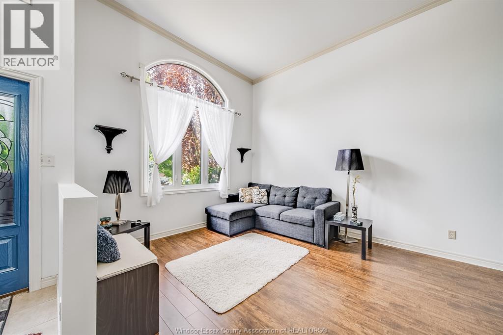 1488 IMPERIAL CRESCENT - 8
