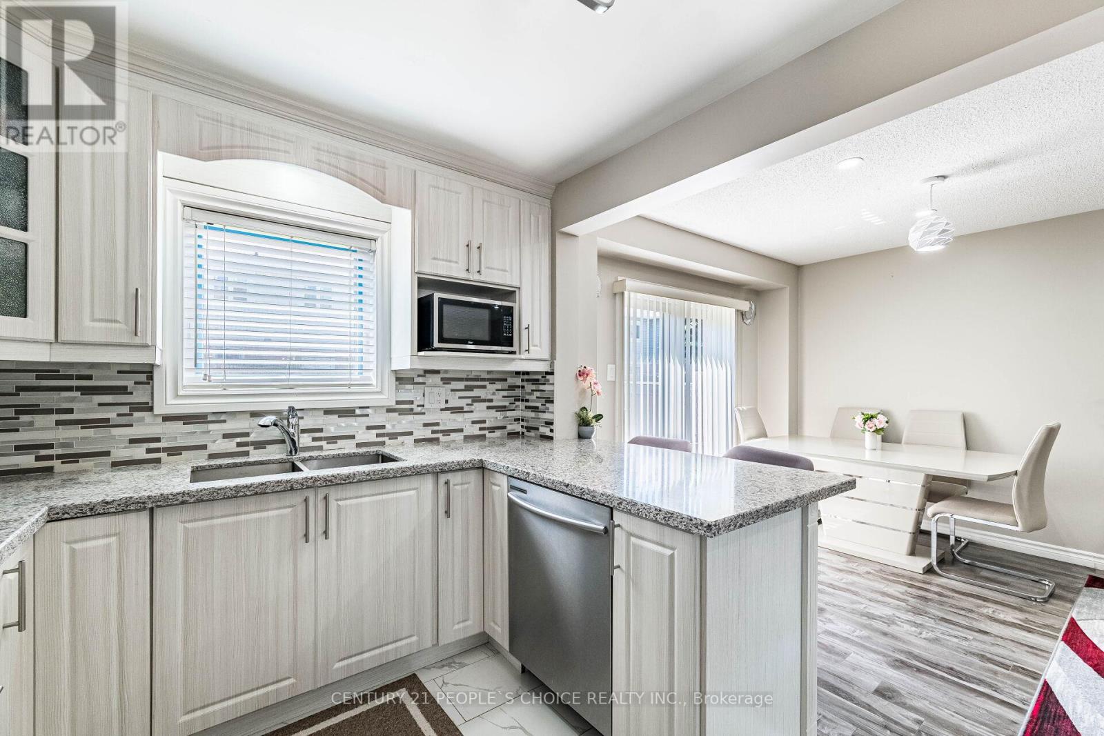 76 WICKSTEAD COURT - 18