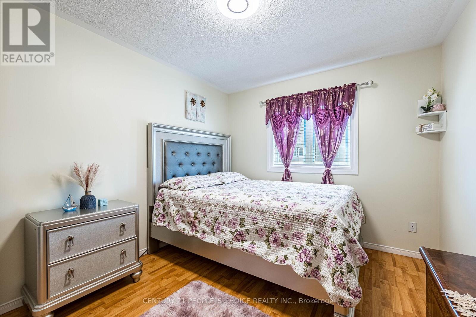 76 WICKSTEAD COURT - 28