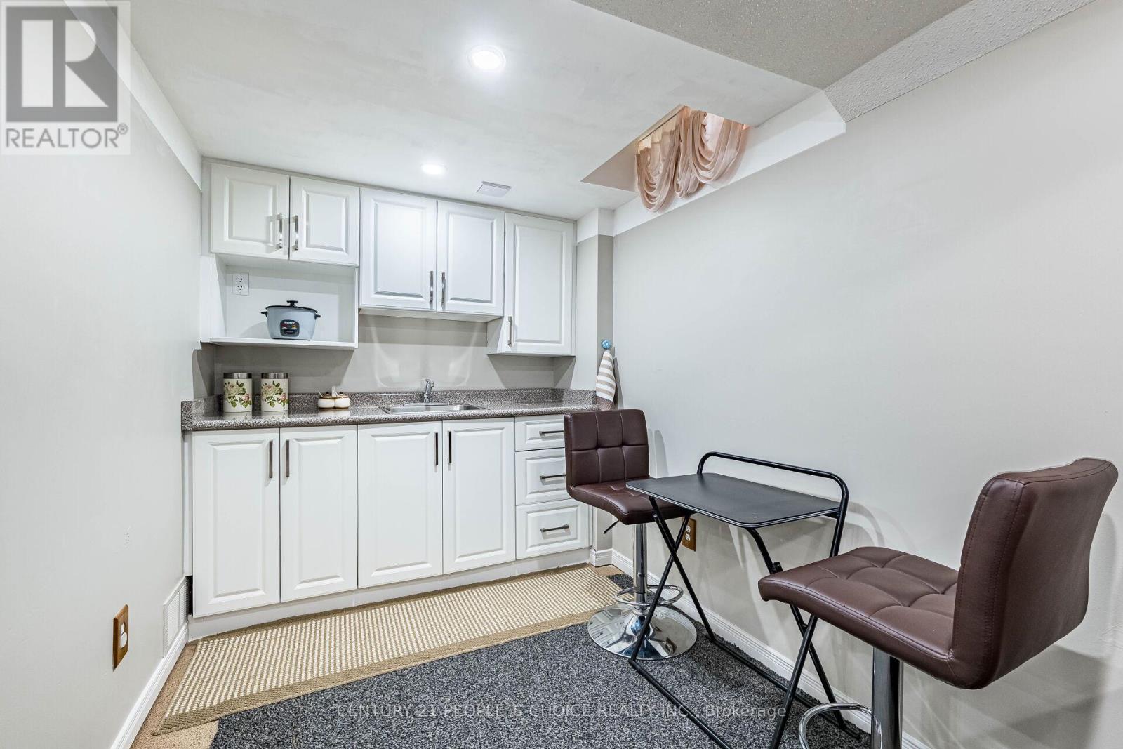 76 WICKSTEAD COURT - 35