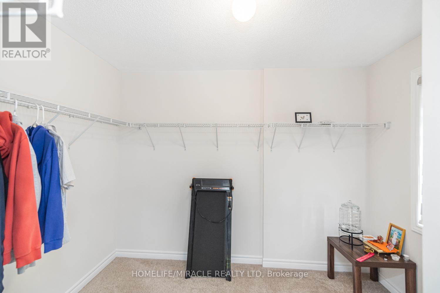 82 BAKER STREET - 22