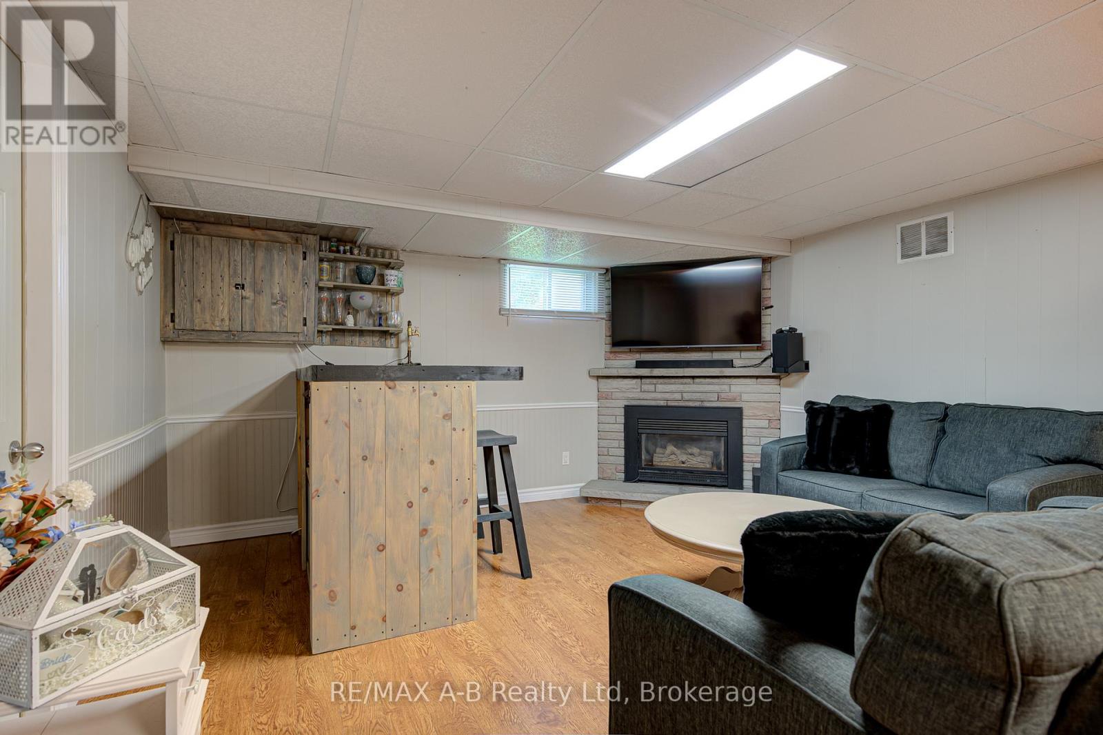 243 KING STREET - 32
