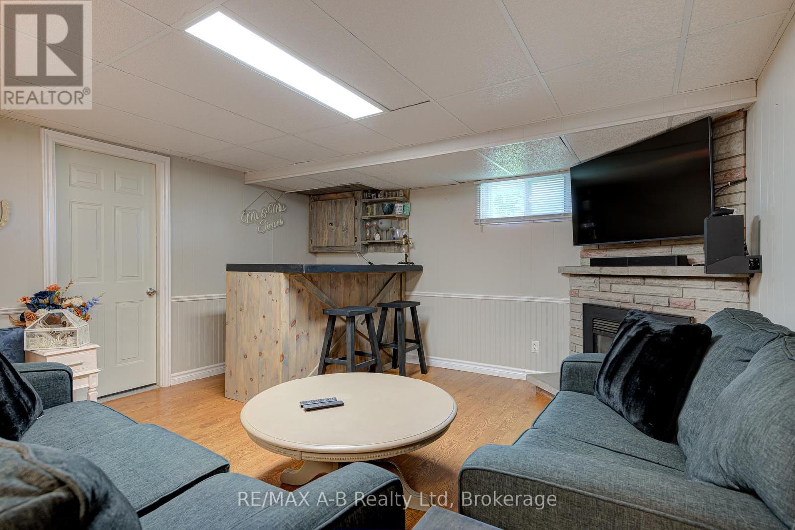 243 KING STREET - 33