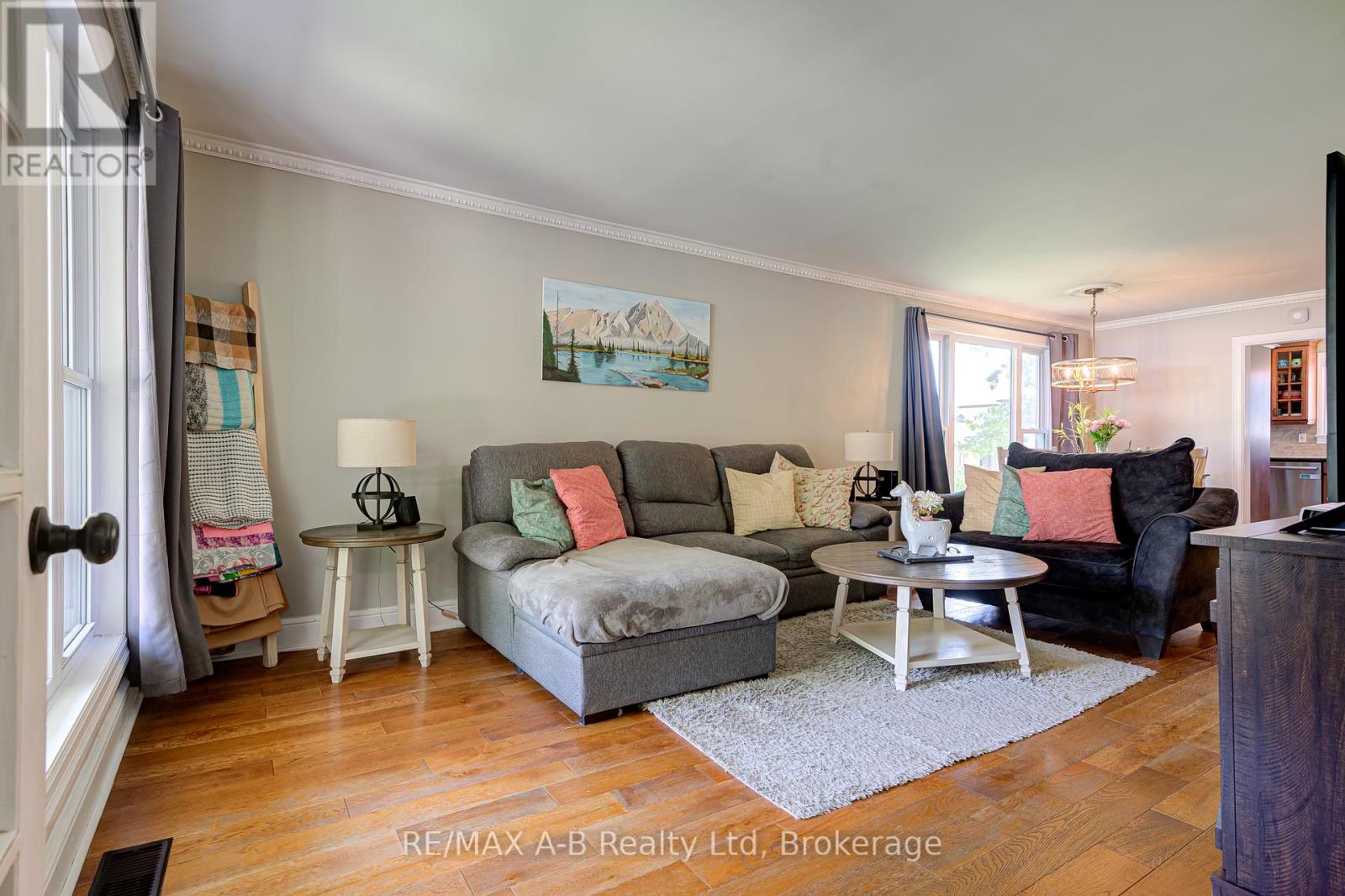 243 KING STREET - 9