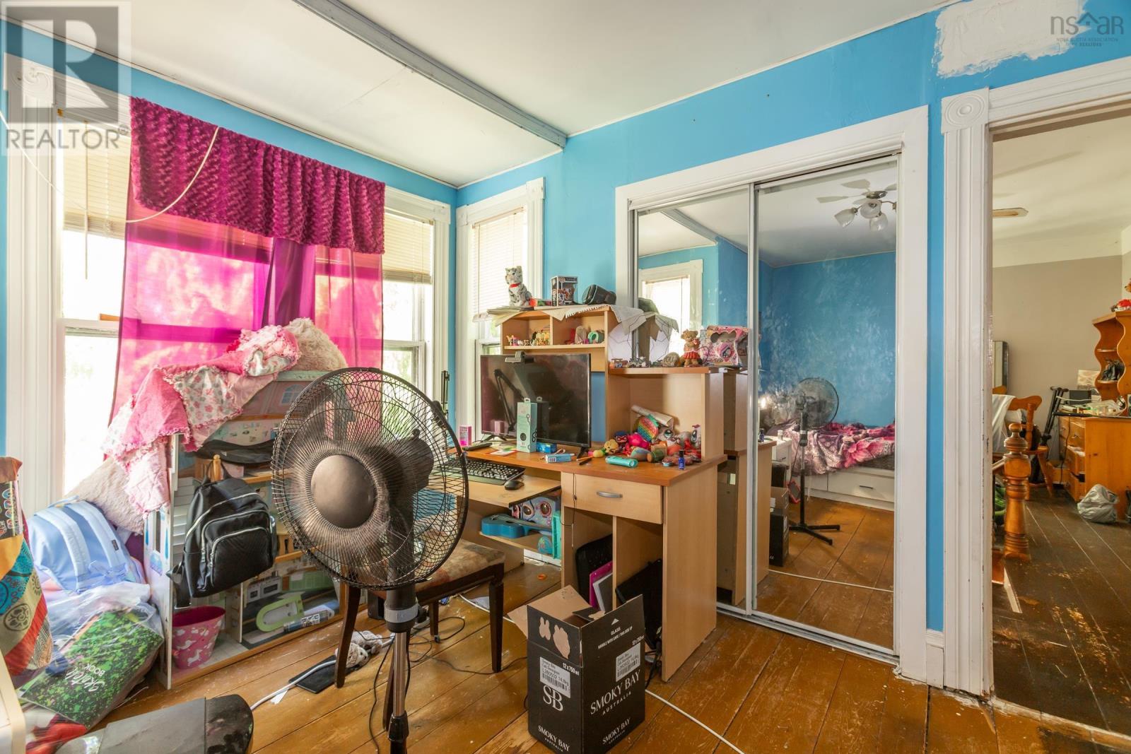 139 South Street - 22