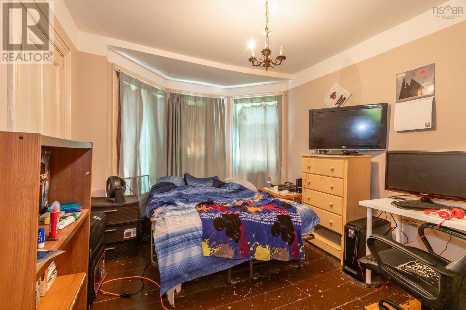 139 South Street - 26