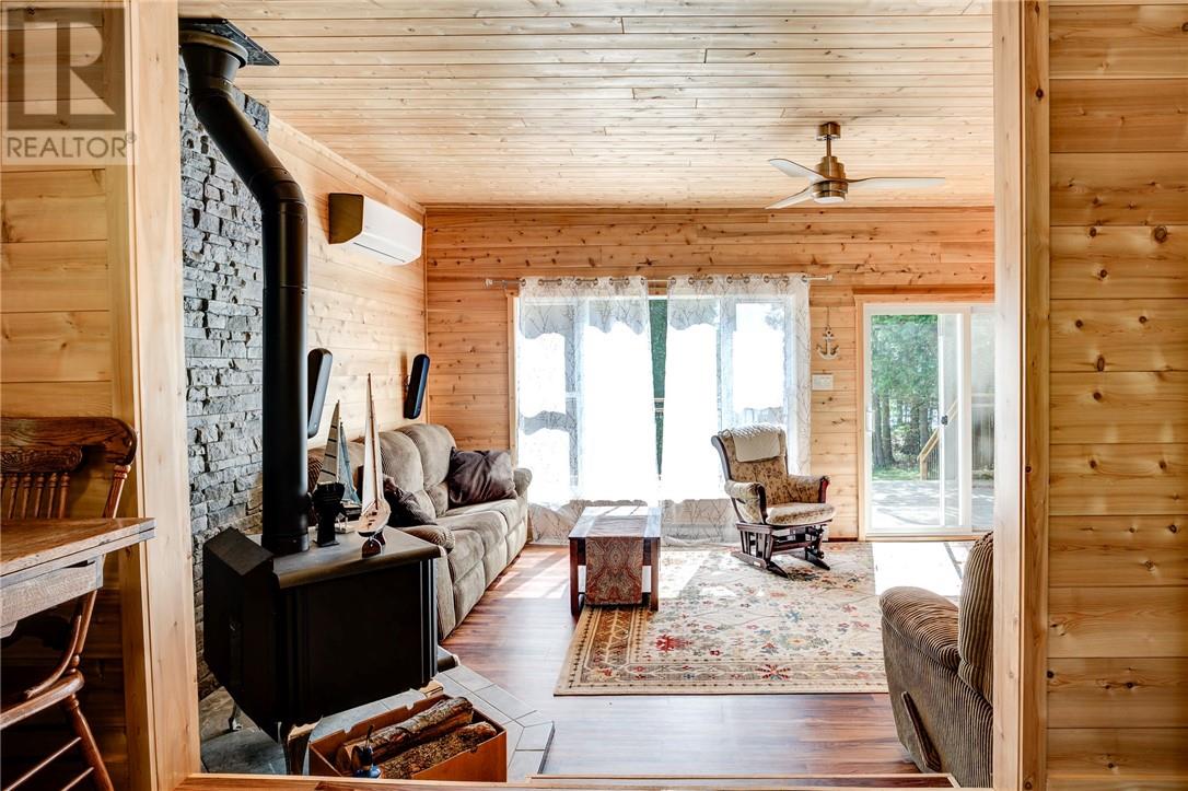 1084 Bay Estates Road S - 12
