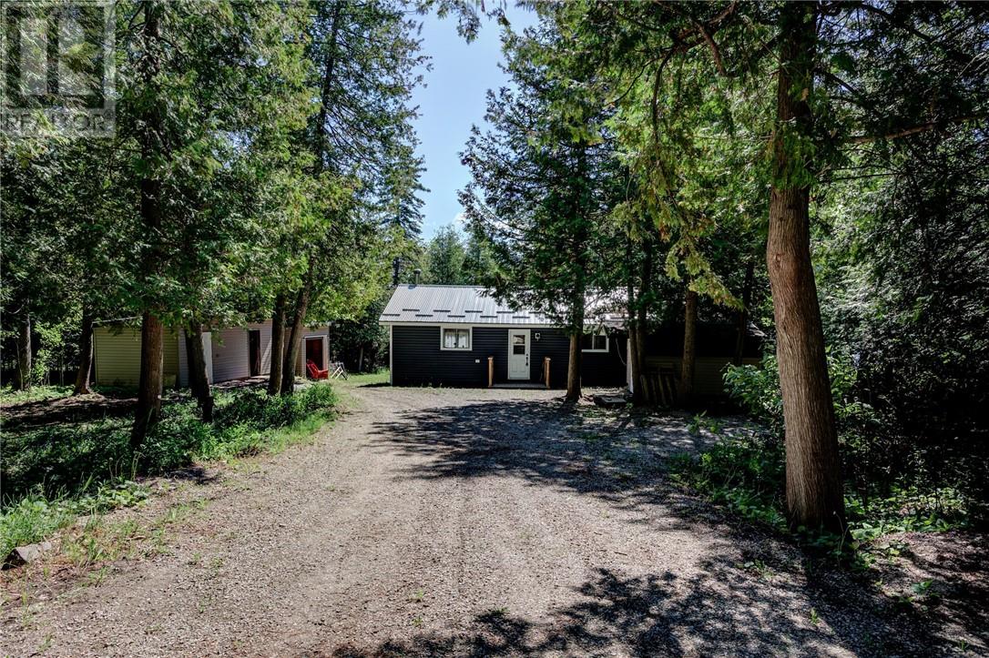 1084 Bay Estates Road S - 2