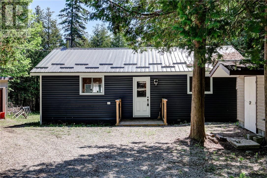 1084 Bay Estates Road S - 3