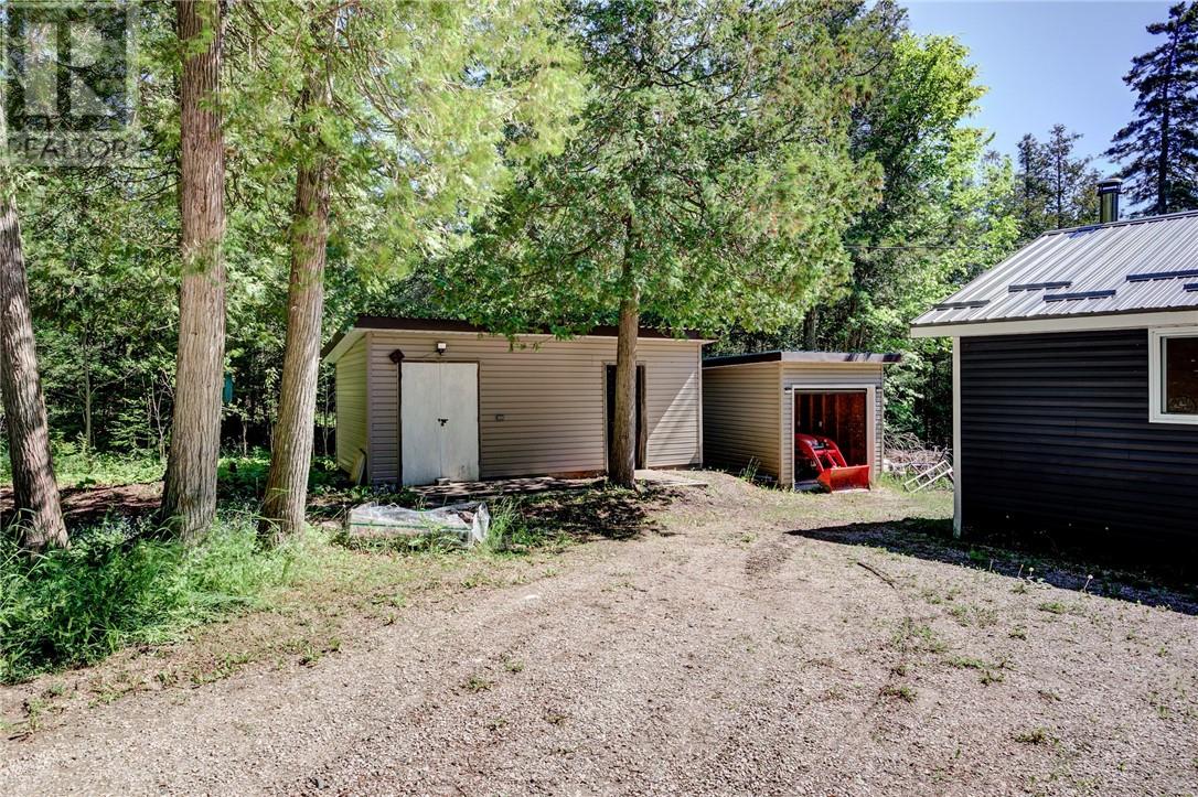 1084 Bay Estates Road S - 4