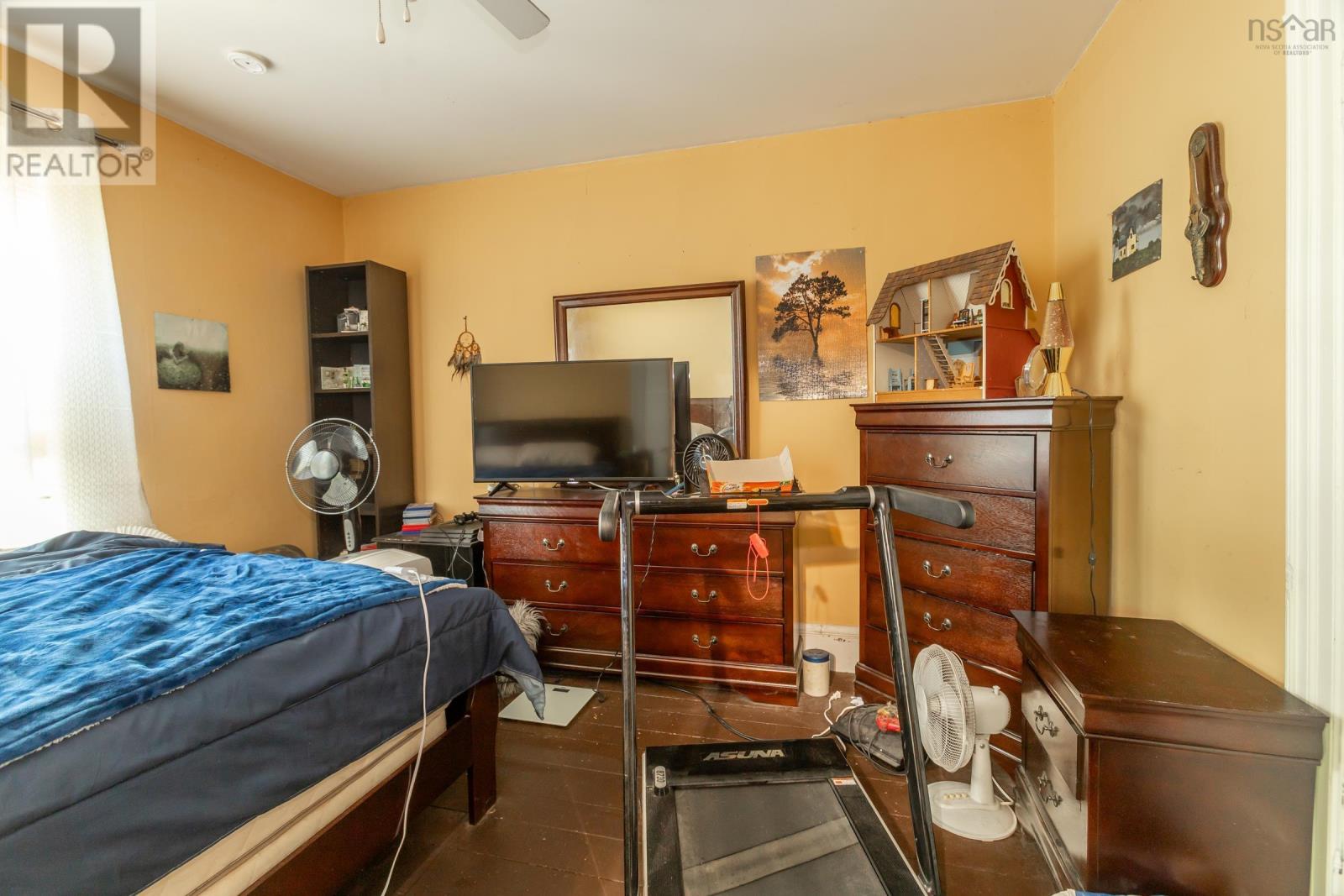 139 South Street - 25