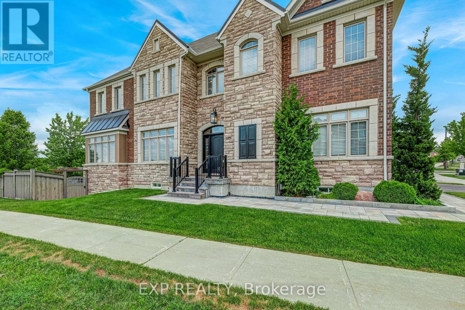 166 BABER CRESCENT - 2