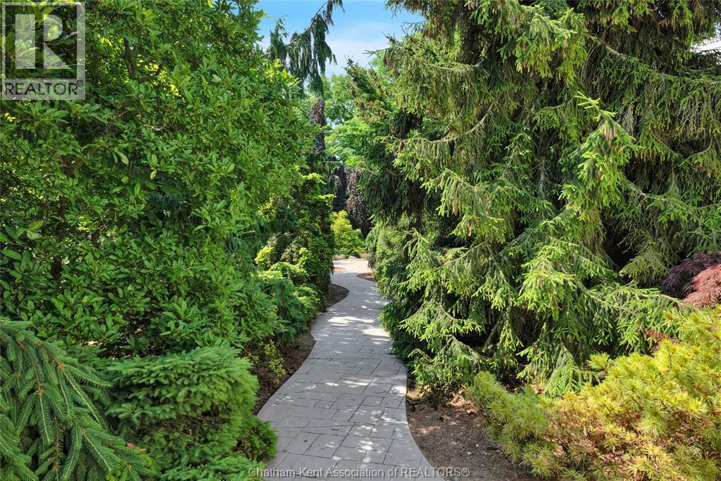8274 Talbot TRAIL - 43
