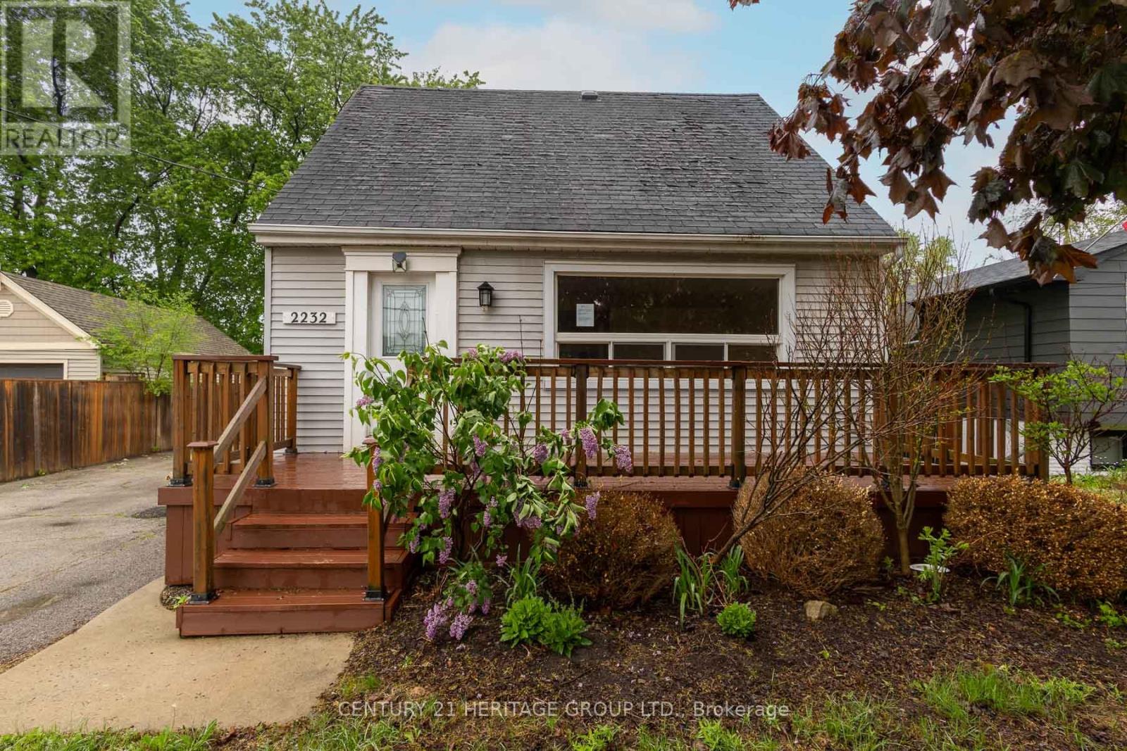 2232 QUEENSWAY DRIVE - 1