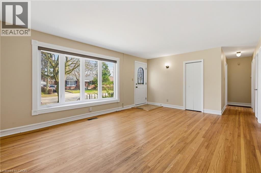 58 LOWREY Avenue S - 10