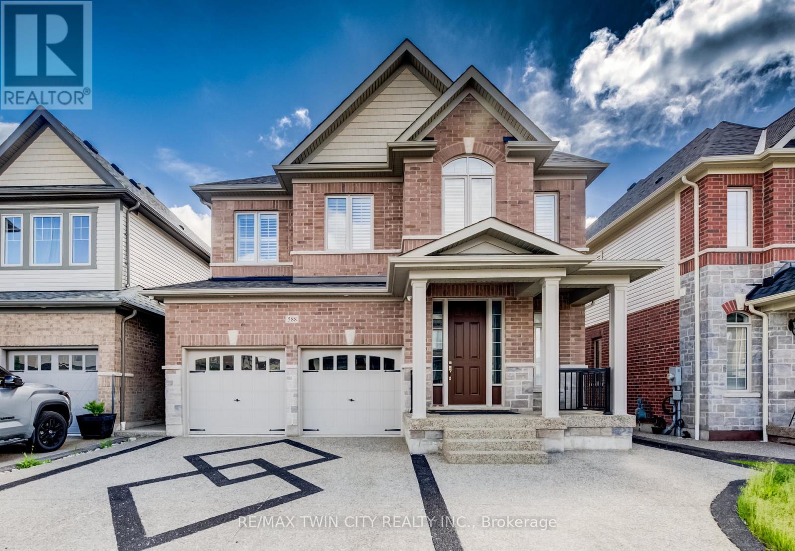 588 BECKVIEW CRESCENT - 1