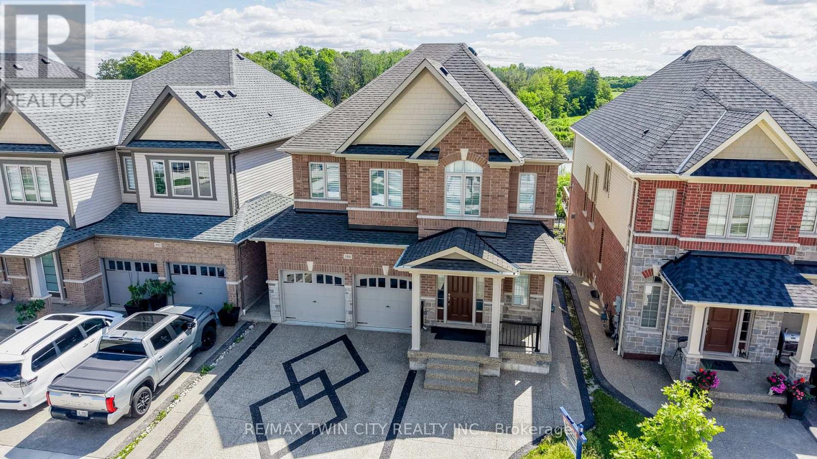 588 BECKVIEW CRESCENT - 2