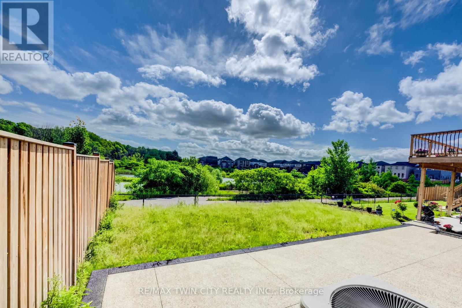 588 BECKVIEW CRESCENT - 45