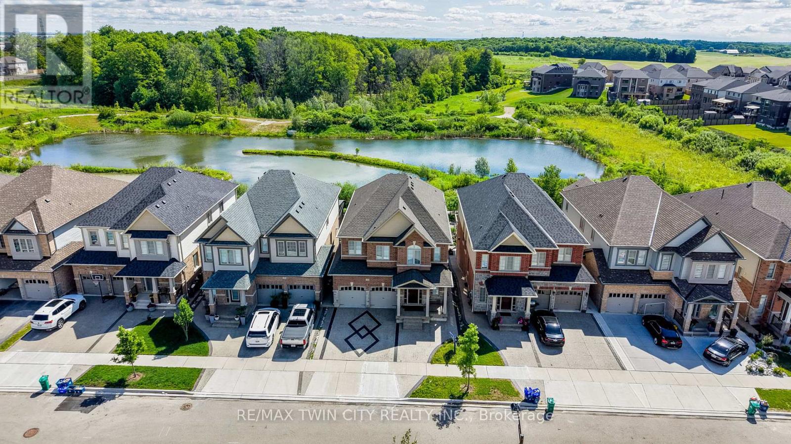 588 BECKVIEW CRESCENT - 3