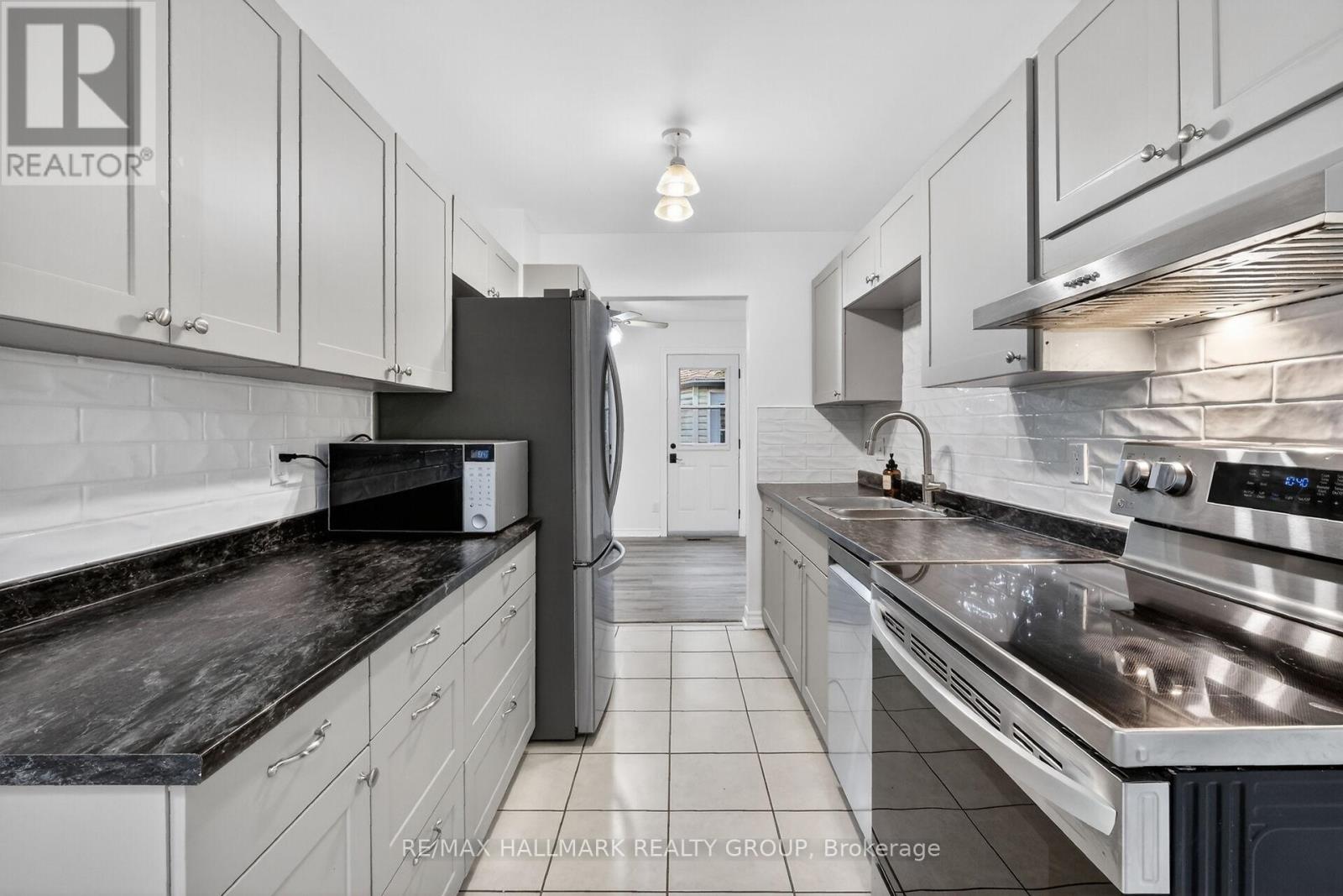4 GOWRIE DRIVE - 17
