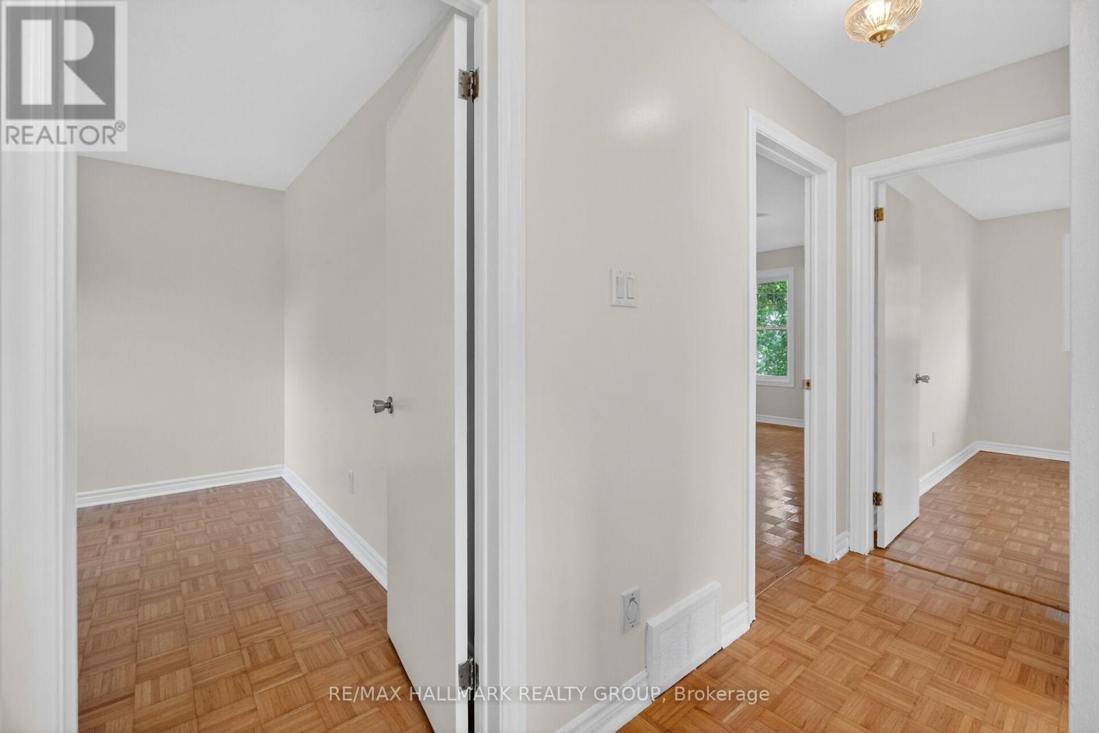4 GOWRIE DRIVE - 35