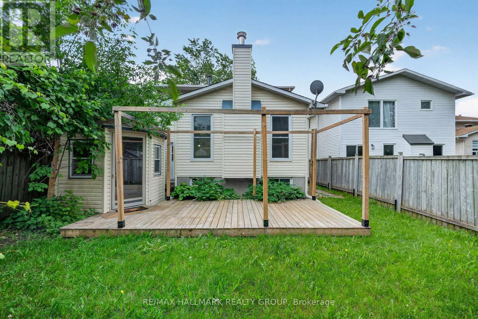 4 GOWRIE DRIVE - 36