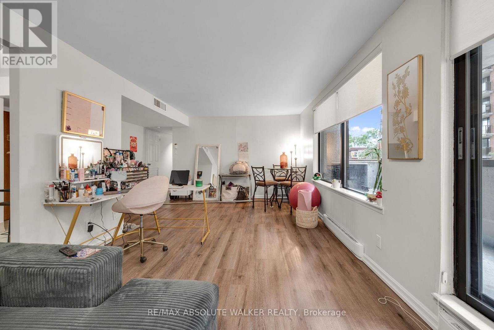 #201 470 LAURIER AVENUE W - 11