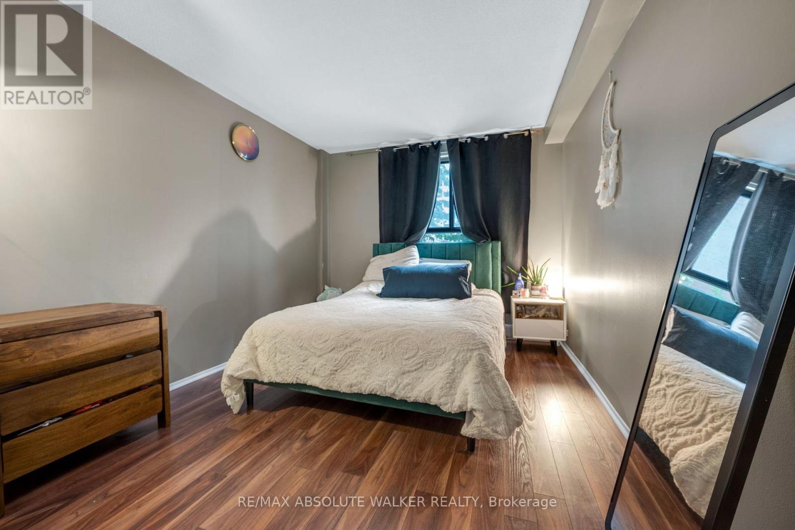 #201 470 LAURIER AVENUE W - 14