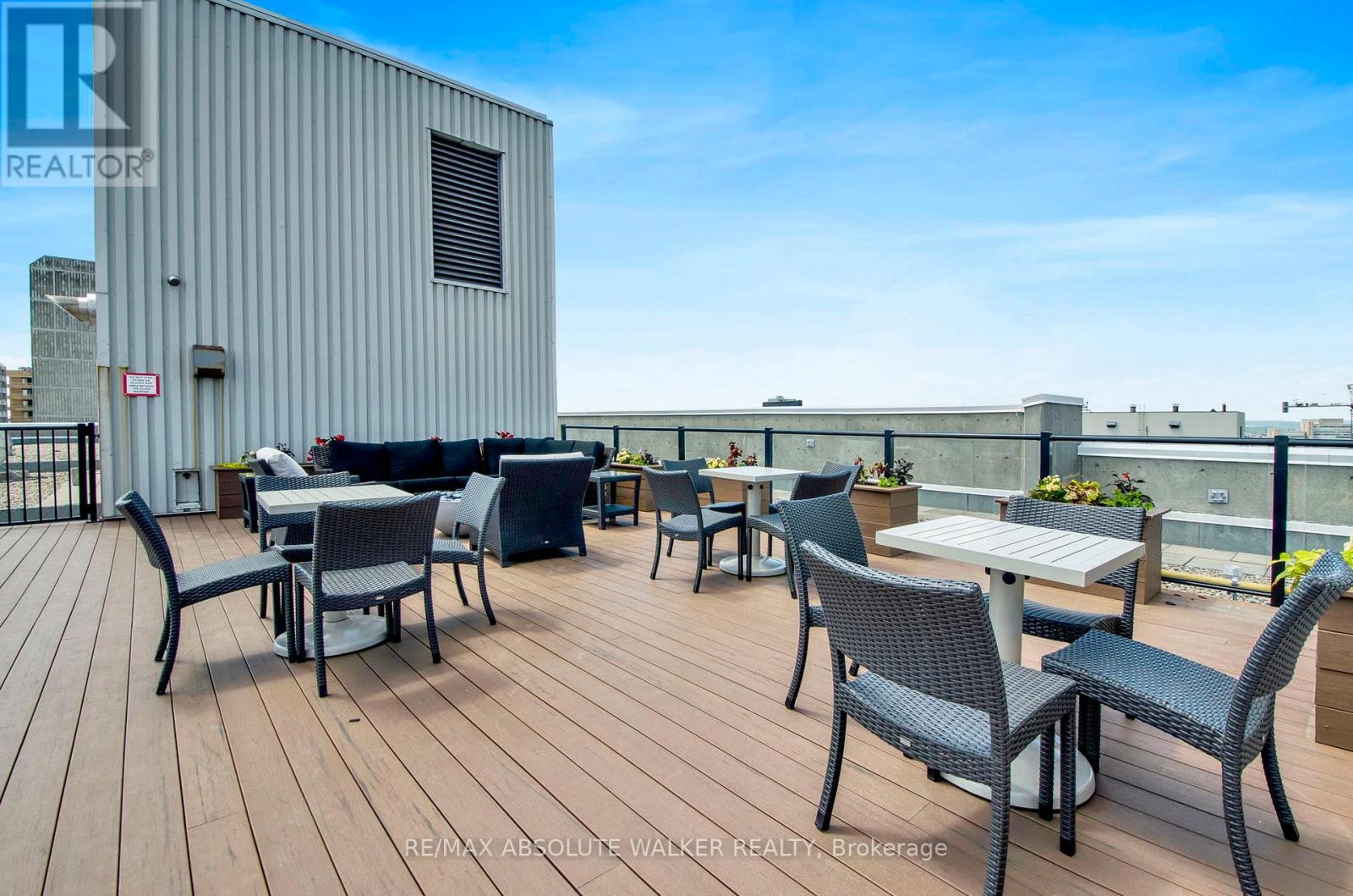 #201 470 LAURIER AVENUE W - 21