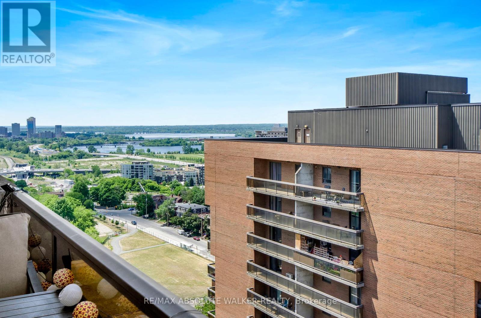 #201 470 LAURIER AVENUE W - 23