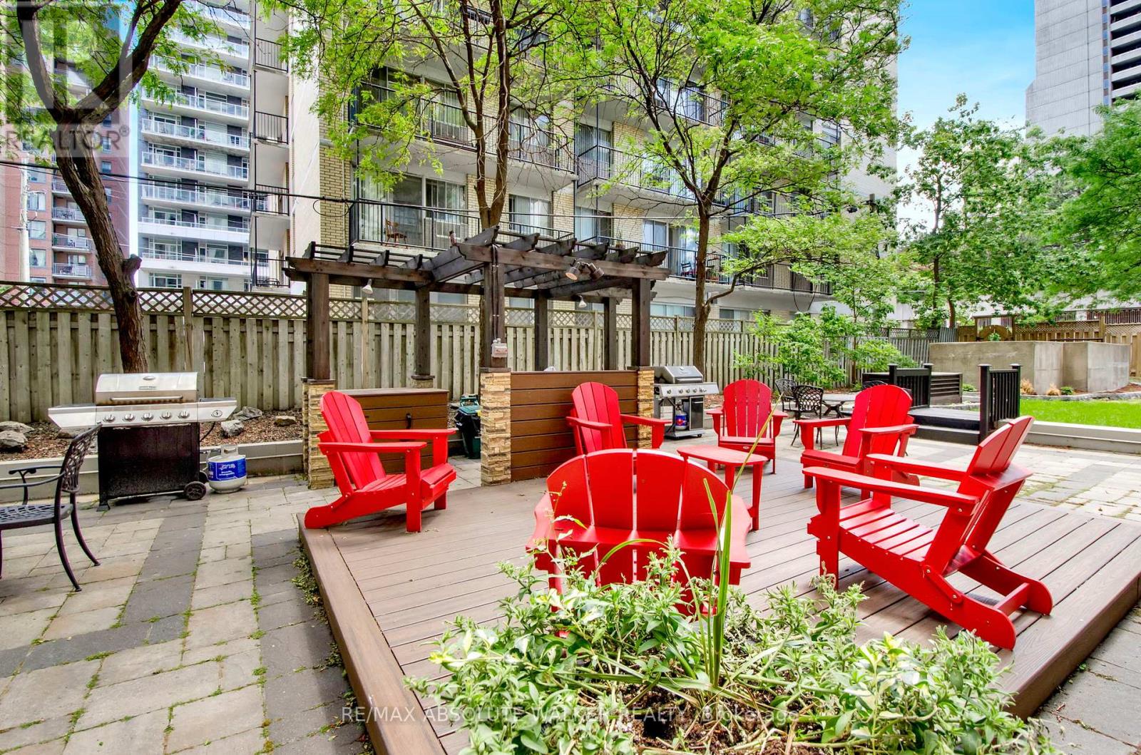#201 470 LAURIER AVENUE W - 24