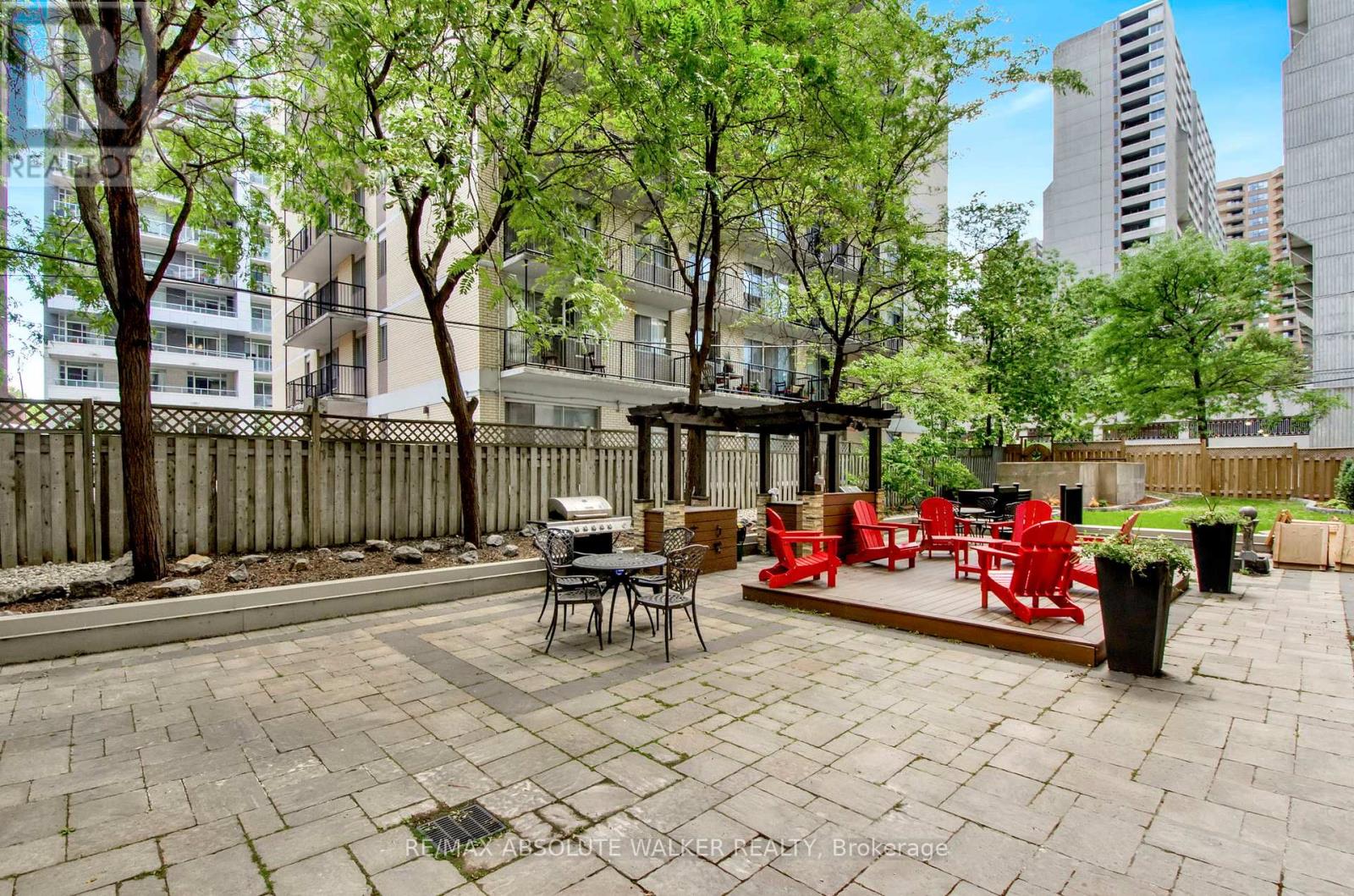 #201 470 LAURIER AVENUE W - 25