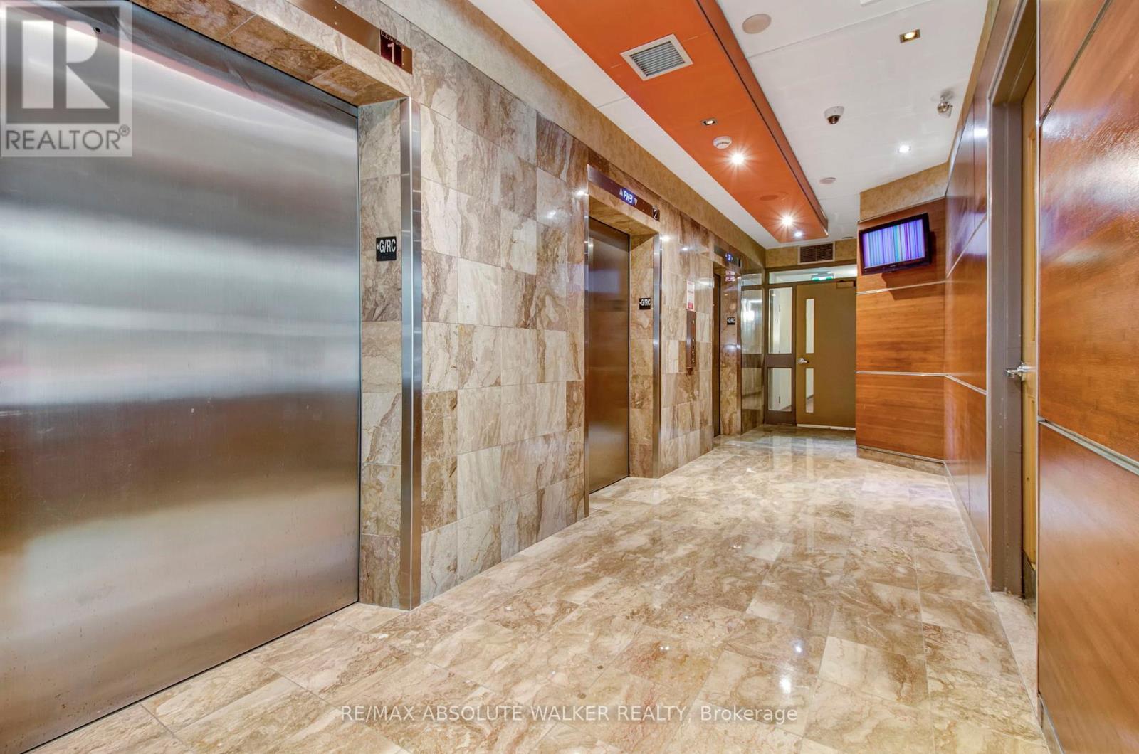 #201 470 LAURIER AVENUE W - 28