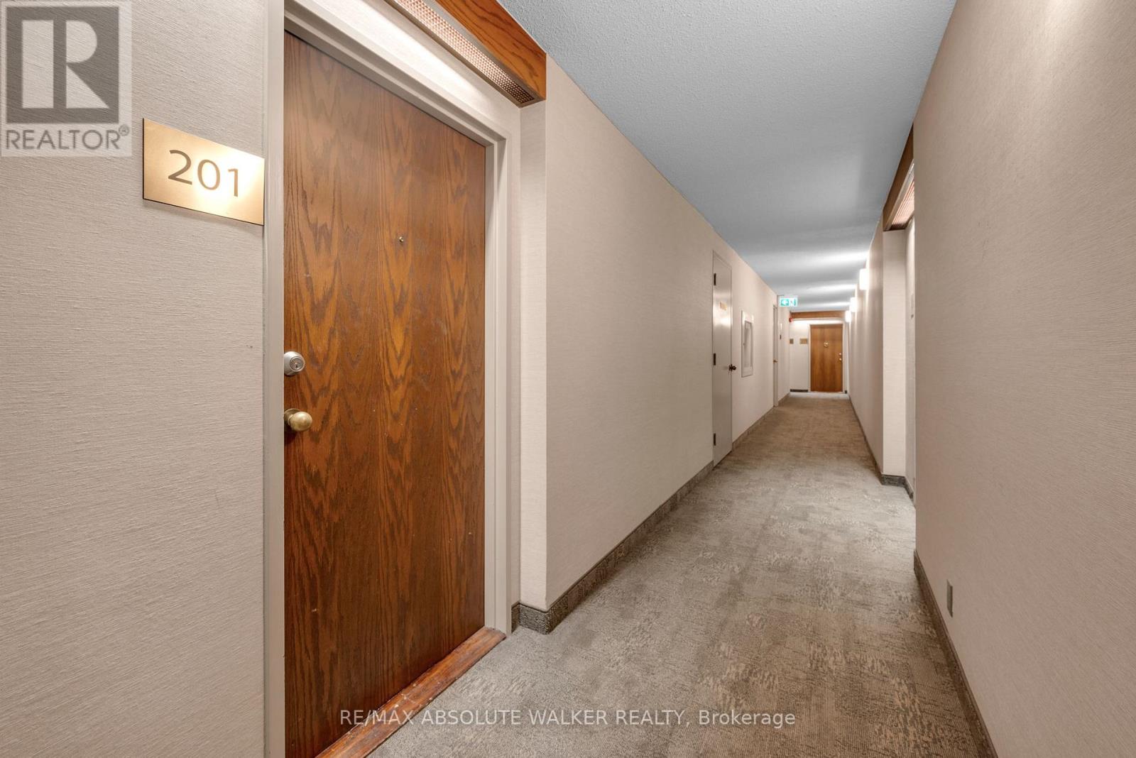 #201 470 LAURIER AVENUE W - 3