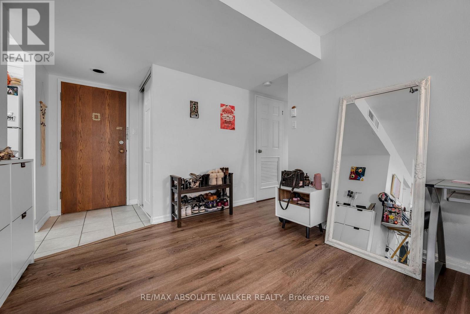 #201 470 LAURIER AVENUE W - 4