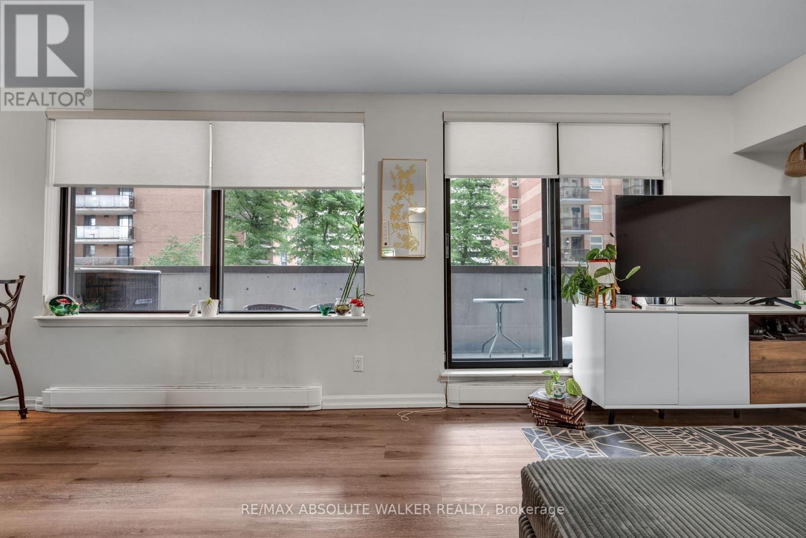 #201 470 LAURIER AVENUE W - 5