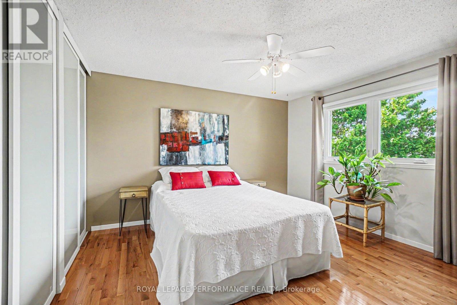 1689 BOISBRIAND CRESCENT - 24