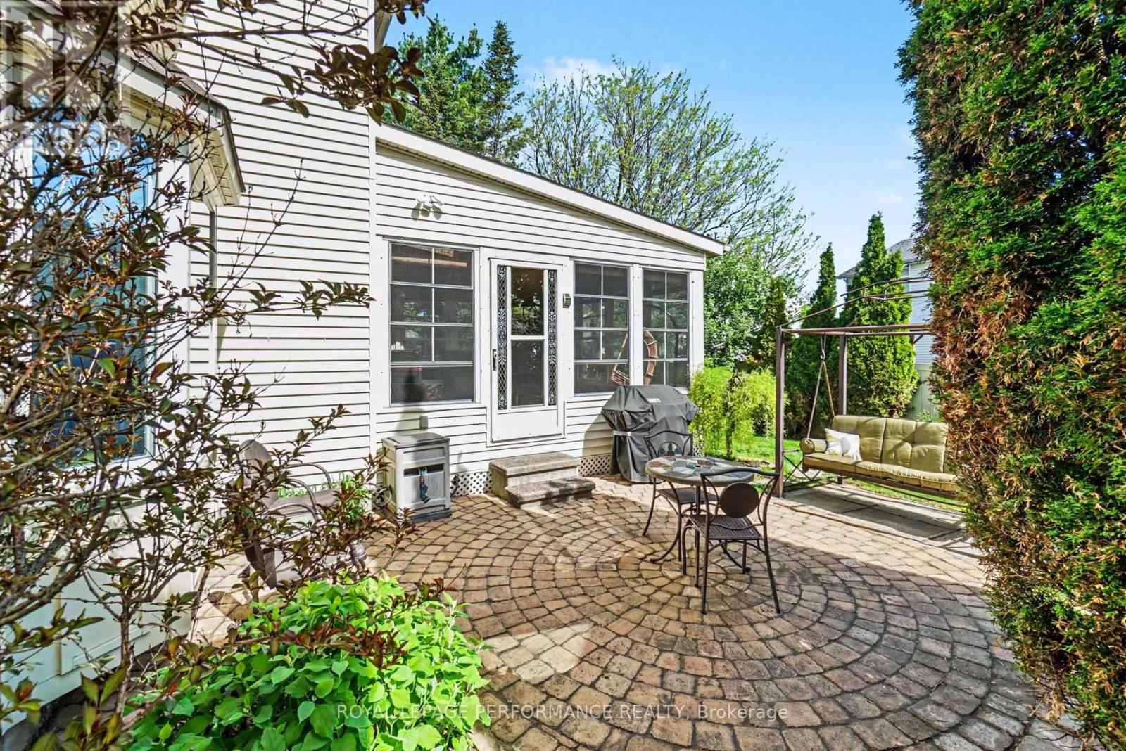 1689 BOISBRIAND CRESCENT - 29