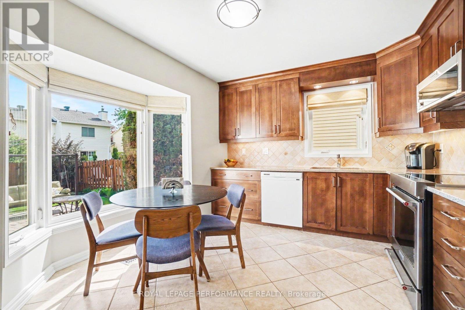 1689 BOISBRIAND CRESCENT - 8