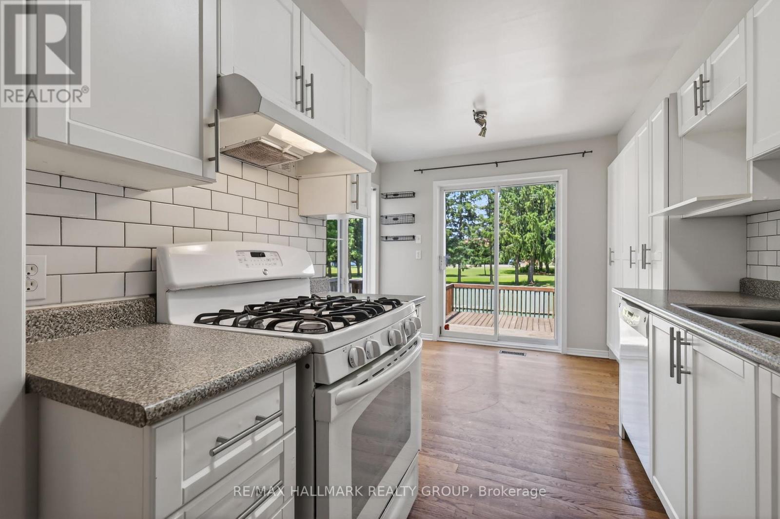3 Bed, 3 Bath House for Rent in Ottawa – 130 COLLEGE CIRCLE, Ottawa – MLS# X13444462 - Image 19