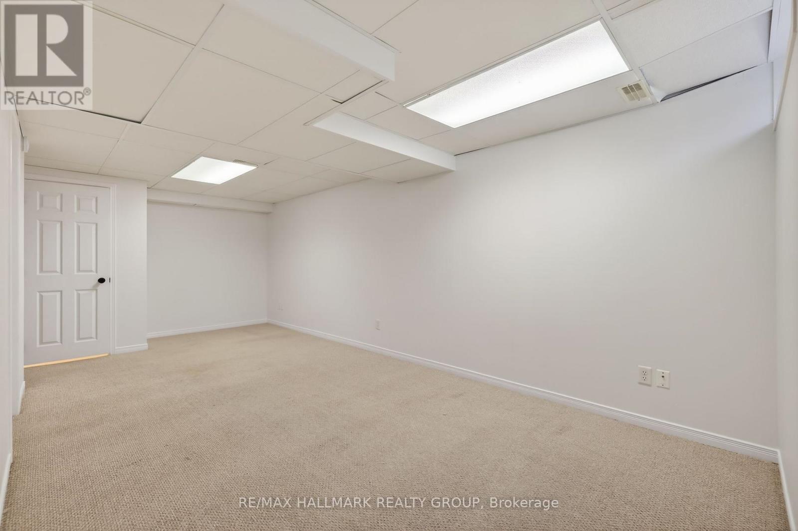 3 Bed, 3 Bath House for Rent in Ottawa – 130 COLLEGE CIRCLE, Ottawa – MLS# X13444462 - Image 37