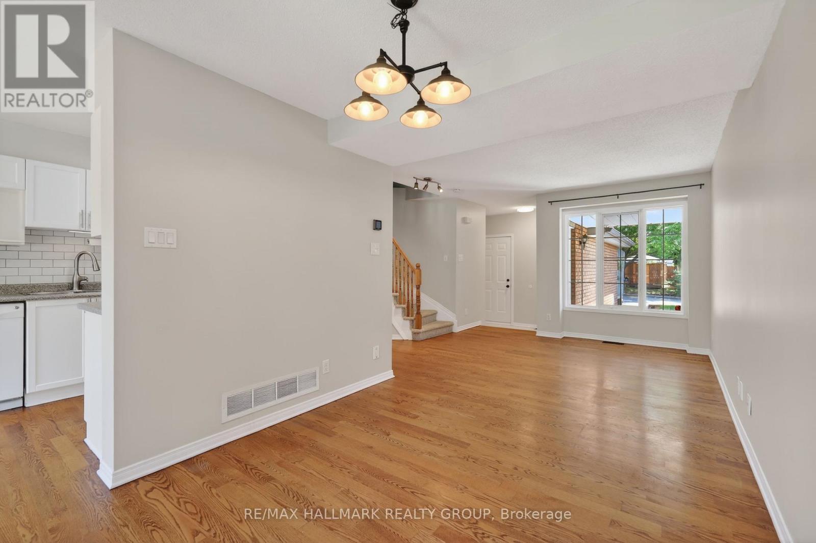 3 Bed, 3 Bath House for Rent in Ottawa – 130 COLLEGE CIRCLE, Ottawa – MLS# X13444462 - Image 9
