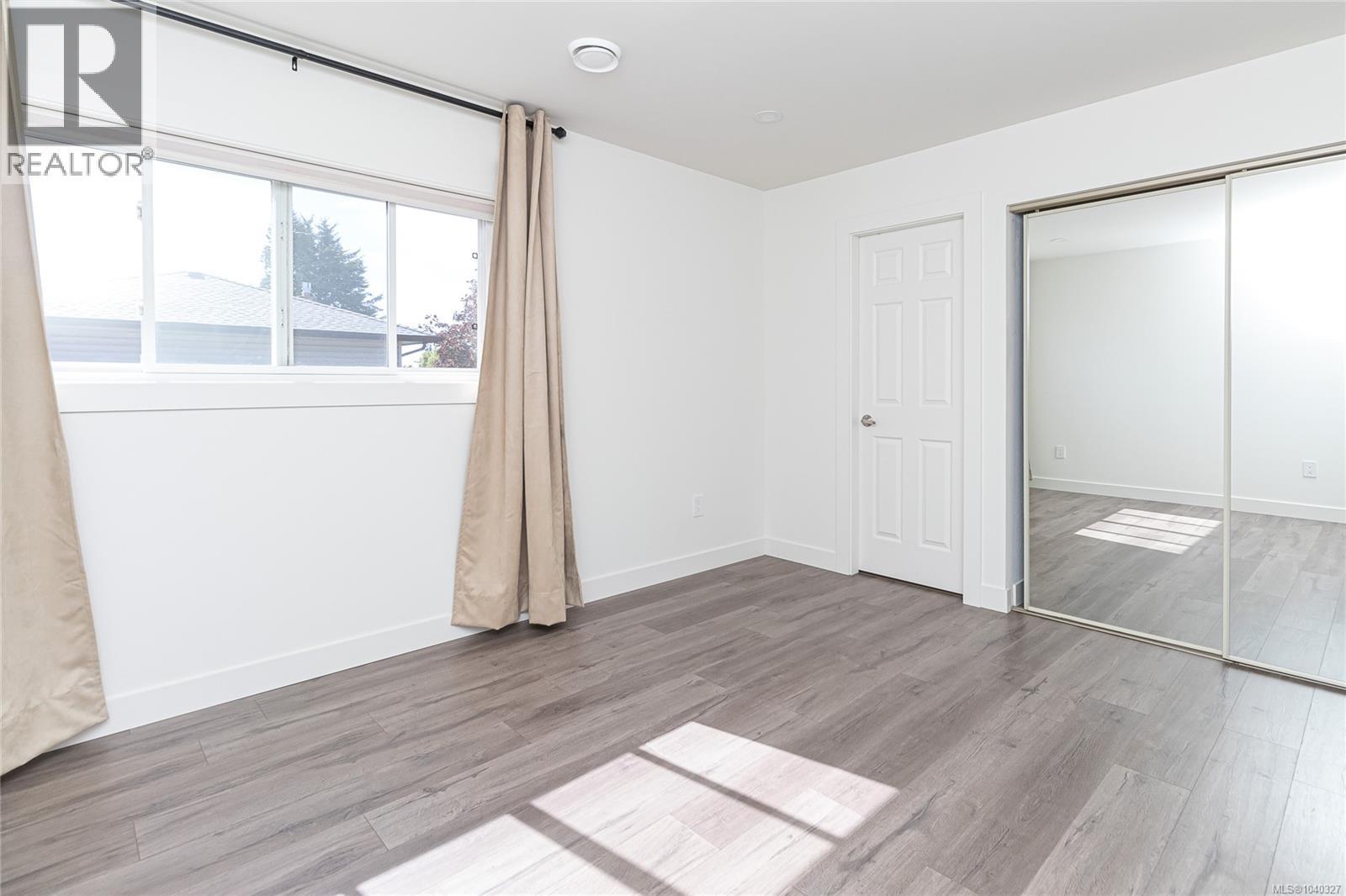  763 Viaduct Avenue East, Saanich