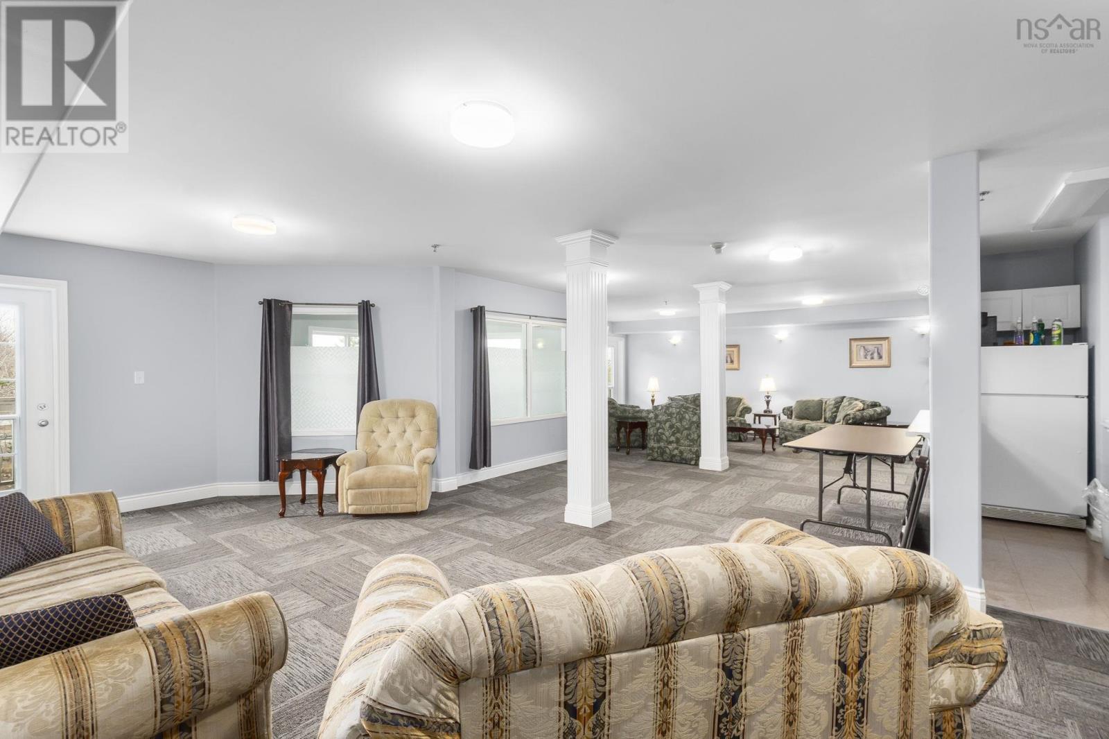 #408 512 Parkland Drive - 37