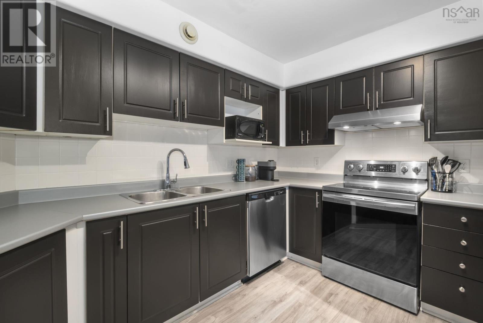 #408 512 Parkland Drive - 14