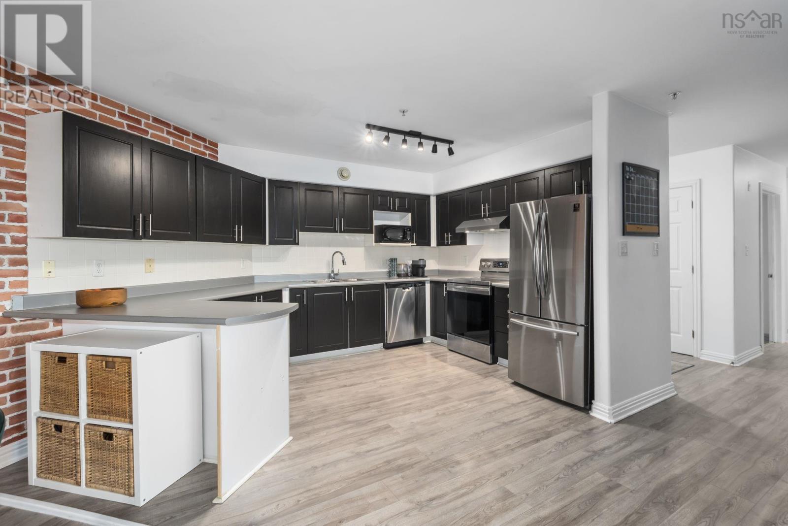 #408 512 Parkland Drive - 10
