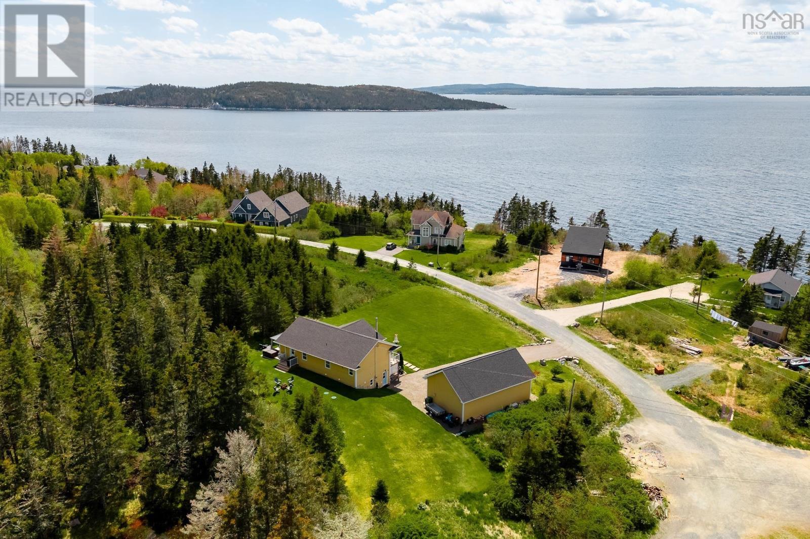 45 Amys Drive - 47